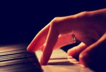 奇异果体育:197厘米,赫伊森成为西班牙队史上身高并列最高的国脚.